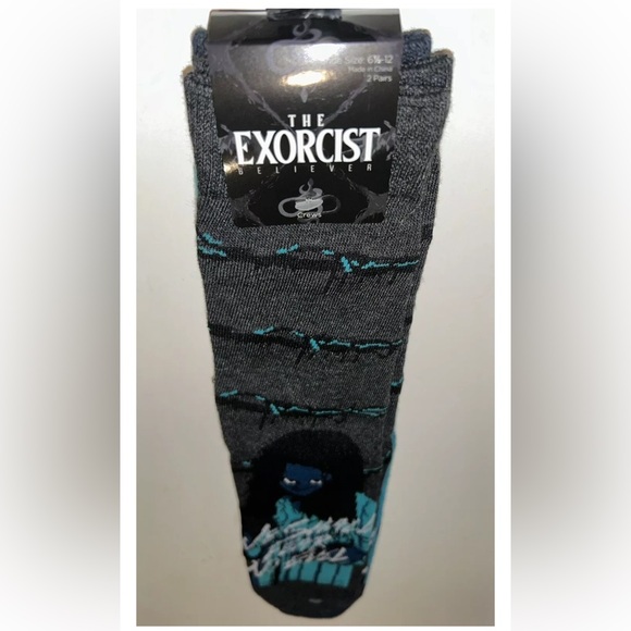 The Exorcist Believer Crew Socks 2 Pair Men's 6.5-12 Gray Blue Horror Movie NEW! - Picture 10 of 10